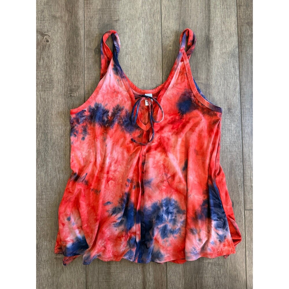 Flowy tank top with tie
